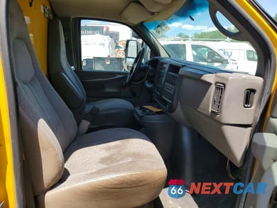 Piąte zdjęcie samochodu w środku: 2006 GMC SAVANA CUTAWAY G3500 VIN:1GDHG31U461901937 - miniatura