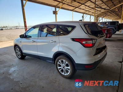 Drugie zdjęcie samochodu z przodu: 2017 FORD ESCAPE SE VIN:1FMCU0GD2HUD67329 - miniatura