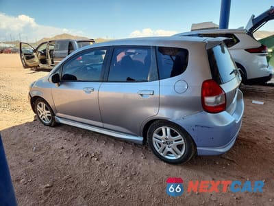 Drugie zdjęcie samochodu z przodu: 2008 HONDA FIT SPORT VIN:JHMGD38638S014700 - miniatura