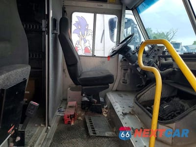 Zdjęcie 7 z 13 samochodu: 2013 FORD F59 DELIVERY TRUCK VIN:1F65F5KY1D0A12266 - miniatura