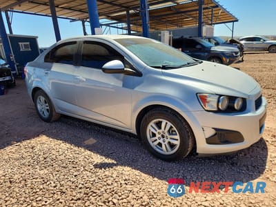 Czwarte zdjęcie samochodu z boku: 2014 CHEVROLET SONIC LT VIN:1G1JC5SH3E4152570 - miniatura