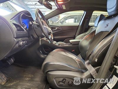 Zdjęcie 7 z 12 samochodu: 2015 CHRYSLER 200 S VIN:1C3CCCDG8FN540418 - miniatura