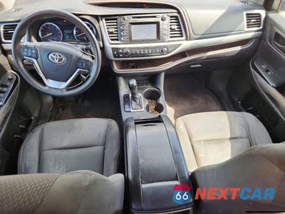 Zdjęcie 8 z 13 samochodu: 2014 TOYOTA HIGHLANDER LE VIN:5TDZKRFH1ES014934 - miniatura