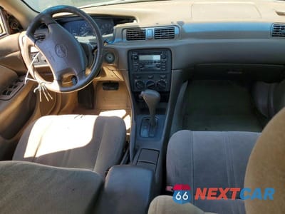 Zdjęcie 8 z 12 samochodu: 2000 TOYOTA CAMRY LE VIN:4T1BG22K5YU743252 - miniatura