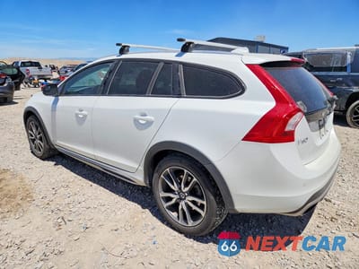 Drugie zdjęcie samochodu z przodu: 2016 VOLVO V60 CROSS COUNTRY PREMIER VIN:YV4612HK7G1003343 - miniatura