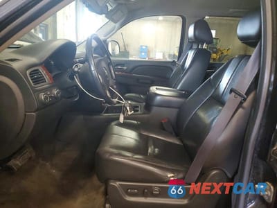 Zdjęcie 7 z 13 samochodu: 2012 CHEVROLET SUBURBAN K1500 LT VIN:1GNSKJE77CR103289 - miniatura