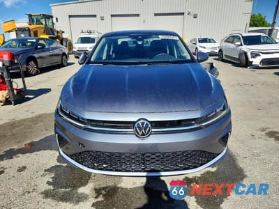 Piąte zdjęcie samochodu w środku: 2025 VOLKSWAGEN JETTA SE VIN:3VW7X7BU2SM052388 - miniatura