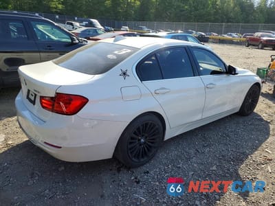 Trzecie zdjęcie samochodu z tyłu: 2015 BMW 328 XI VIN:WBA3B3G51FNT19684 - miniatura