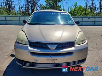 Piąte zdjęcie samochodu w środku: 2004 TOYOTA SIENNA LE 7 PASSENGER VIN:5TDZA23C24S218207 - miniatura