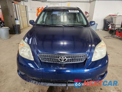 Piąte zdjęcie samochodu w środku: 2005 TOYOTA COROLLA MATRIX XR VIN:2T1KR32E05C892952 - miniatura