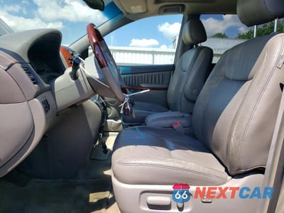 Zdjęcie 7 z 13 samochodu: 2005 TOYOTA SIENNA XLE LIMITED 7 PASSENGER VIN:5TDBA22C05S044108 - miniatura