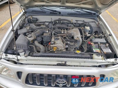 Zdjęcie 11 z 12 samochodu: 2004 TOYOTA TACOMA VIN:5TEVL52N04Z435514 - miniatura