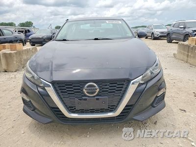 Piąte zdjęcie samochodu w środku: 2019 NISSAN ALTIMA S VIN:1N4BL4BW6KN303871 - miniatura