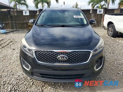 Piąte zdjęcie samochodu w środku: 2018 KIA SORENTO L VIN:5XYPG4A33JG424777 - miniatura