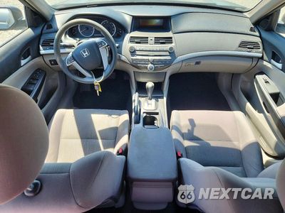 Zdjęcie 8 z 12 samochodu: 2012 HONDA ACCORD LX VIN:1HGCP2F30CA215691 - miniatura