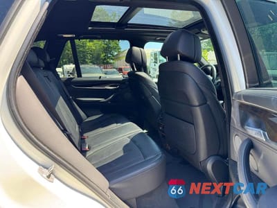 Zdjęcie 7 z 12 samochodu: 2018 BMW X5 XDRIVE50I VIN:5UXKR6C56J0U15090 - miniatura
