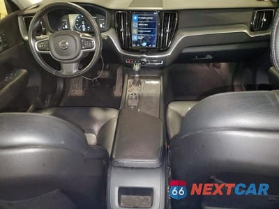Zdjęcie 8 z 13 samochodu: 2018 VOLVO XC60 T5 VIN:LYV102RKXJB097099 - miniatura