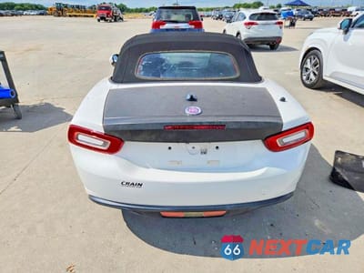 Zdjęcie 6 z 12 samochodu: 2018 FIAT 124 SPIDER CLASSICA VIN:JC1NFAEK1J0137502 - miniatura