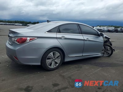 Trzecie zdjęcie samochodu z tyłu: 2015 HYUNDAI SONATA HYBRID LIMITED VIN:KMHEC4A4XFA122790 - miniatura
