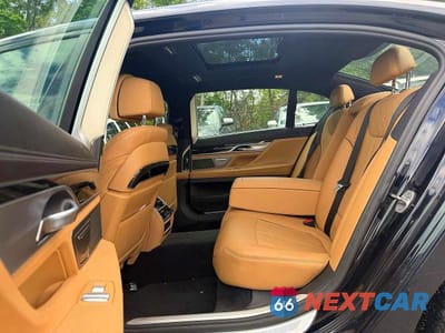 Zdjęcie 6 z 10 samochodu: 2017 BMW 750 XI VIN:WBA7F2C51HG421483 - miniatura