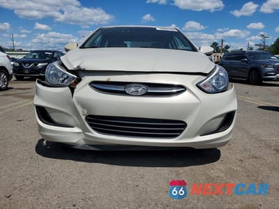 Piąte zdjęcie samochodu w środku: 2015 HYUNDAI ACCENT GLS VIN:KMHCT4AE3FU927433 - miniatura