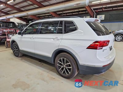 Drugie zdjęcie samochodu z przodu: 2021 VOLKSWAGEN TIGUAN SE VIN:3VV3B7AX6MM066102 - miniatura
