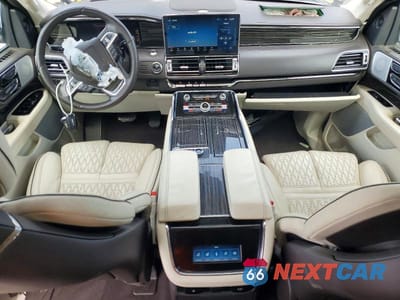 Zdjęcie 8 z 13 samochodu: 2024 LINCOLN NAVIGATOR BLACK LABEL VIN:5LMJJ2TG6REL19658 - miniatura