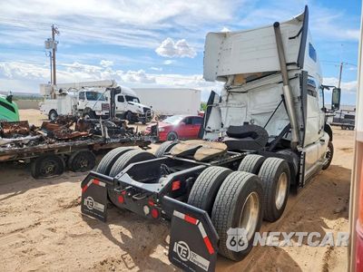 Czwarte zdjęcie samochodu z boku: 2025 VOLVO VNL SEMI TRUCK VIN:4V4NC9EH1SN668531 - miniatura