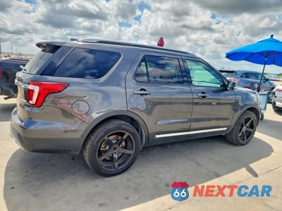 Trzecie zdjęcie samochodu z tyłu: 2016 FORD EXPLORER XLT VIN:1FM5K7DH4GGA51409 - miniatura