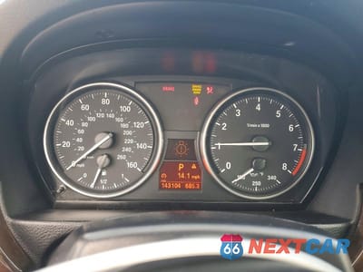 Zdjęcie 9 z 12 samochodu: 2009 BMW 328 I SULEV VIN:WBAWR33549P461034 - miniatura