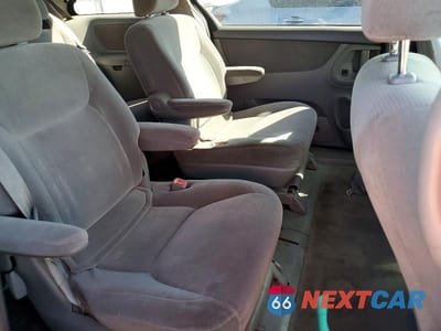 Zdjęcie 11 z 13 samochodu: 2004 TOYOTA SIENNA LE 7 PASSENGER VIN:5TDZA23C84S089504 - miniatura