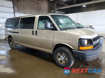 Czwarte zdjęcie samochodu z boku: 2008 CHEVROLET EXPRESS G3500 VIN:1GAHG39K581109119 - miniatura