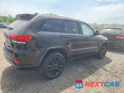 Trzecie zdjęcie samochodu z tyłu: 2017 JEEP GRAND CHEROKEE LAREDO VIN:1C4RJFAGXHC714554 - miniatura