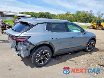 Trzecie zdjęcie samochodu z tyłu: 2026 CHEVROLET EQUINOX LT VIN:3GN7DNRP9TS162648 - miniatura