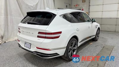 Czwarte zdjęcie samochodu z boku: 2025 GENESIS GV80 PRESTIGE VIN:KMUHCESB0SU284258 - miniatura