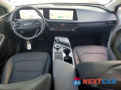Zdjęcie 8 z 14 samochodu: 2024 KIA EV6 WIND VIN:KNDC34LA2R5216125 - miniatura
