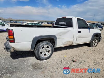 Trzecie zdjęcie samochodu z tyłu: 2004 GMC NEW SIERRA K1500 VIN:1GTEK14X14Z229821 - miniatura