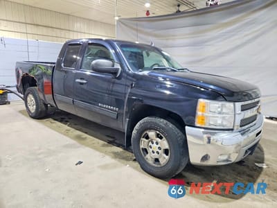 Czwarte zdjęcie samochodu z boku: 2012 CHEVROLET SILVERADO K1500 LT VIN:1GCRKSE7XCZ231667 - miniatura
