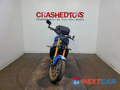 Drugie zdjęcie samochodu z przodu: 2023 YAMAHA MTM890 VIN:JYARN80E3PA001730 - miniatura