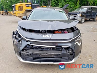Piąte zdjęcie samochodu w środku: 2026 KIA NIRO LX VIN:KNDCP3LE1T5340332 - miniatura