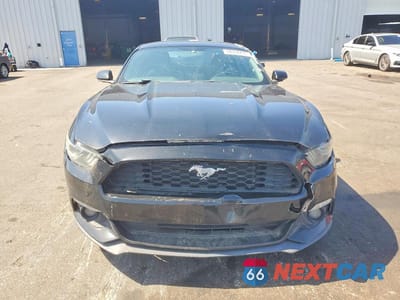 Piąte zdjęcie samochodu w środku: 2016 FORD MUSTANG VIN:1FA6P8AM8G5292313 - miniatura