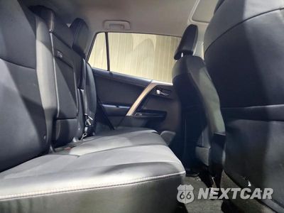 Zdjęcie 11 z 13 samochodu: 2018 TOYOTA RAV4 HV LIMITED VIN:JTMDJREV3JD193410 - miniatura