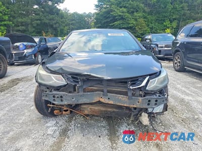 Piąte zdjęcie samochodu w środku: 2017 CHEVROLET CRUZ LT VIN:3G1BE6SM3HS536273 - miniatura