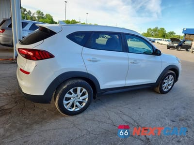 Trzecie zdjęcie samochodu z tyłu: 2019 HYUNDAI TUCSON VALUE VIN:KM8J3CA47KU896206 - miniatura