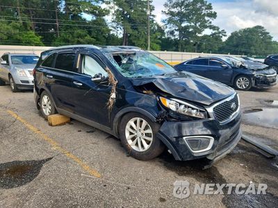 Czwarte zdjęcie samochodu z boku: 2017 KIA SORENTO LX VIN:5XYPG4A30HG301979 - miniatura