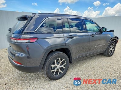 Trzecie zdjęcie samochodu z tyłu: 2026 JEEP GRAND CHEROKEE LIMITED VIN:1C4RJHBR6TC241952 - miniatura