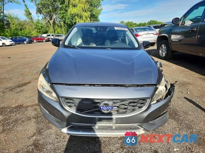 Piąte zdjęcie samochodu w środku: 2016 VOLVO S60 CROSS COUNTRY T5 VIN:YV4612UM8G2001375 - miniatura