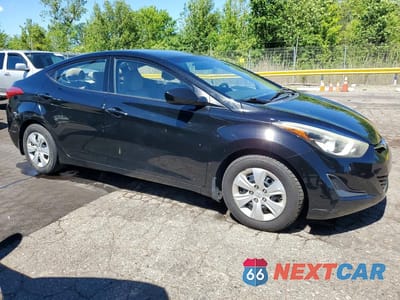 Czwarte zdjęcie samochodu z boku: 2016 HYUNDAI ELANTRA SE VIN:5NPDH4AE0GH706460 - miniatura