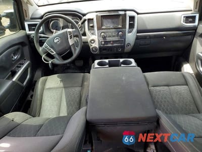 Zdjęcie 8 z 13 samochodu: 2017 NISSAN TITAN XD SV VIN:1N6BA1F31HN552549 - miniatura