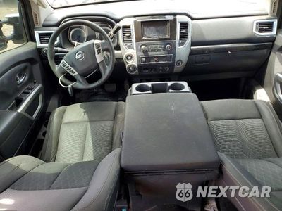 Zdjęcie 8 z 13 samochodu: 2017 NISSAN TITAN XD SV VIN:1N6BA1F31HN552549 - miniatura
